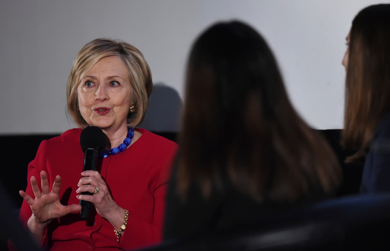 Investigación sobre correos electrónicos de Hillary Clinton halla que no hubo un "mal manejo intencional" de información clasificada