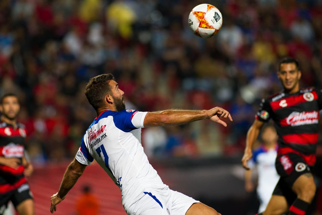 A los 57 minutos el uruguayo Martín Cauteruccio anotó el 2-0 con un tiro pegado al poste que dejó fuera de combate a Lajud y con más urgencia a los Xolos.