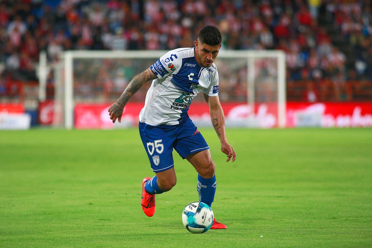 Mediocampista: Víctor Guzmán (Pachuca)