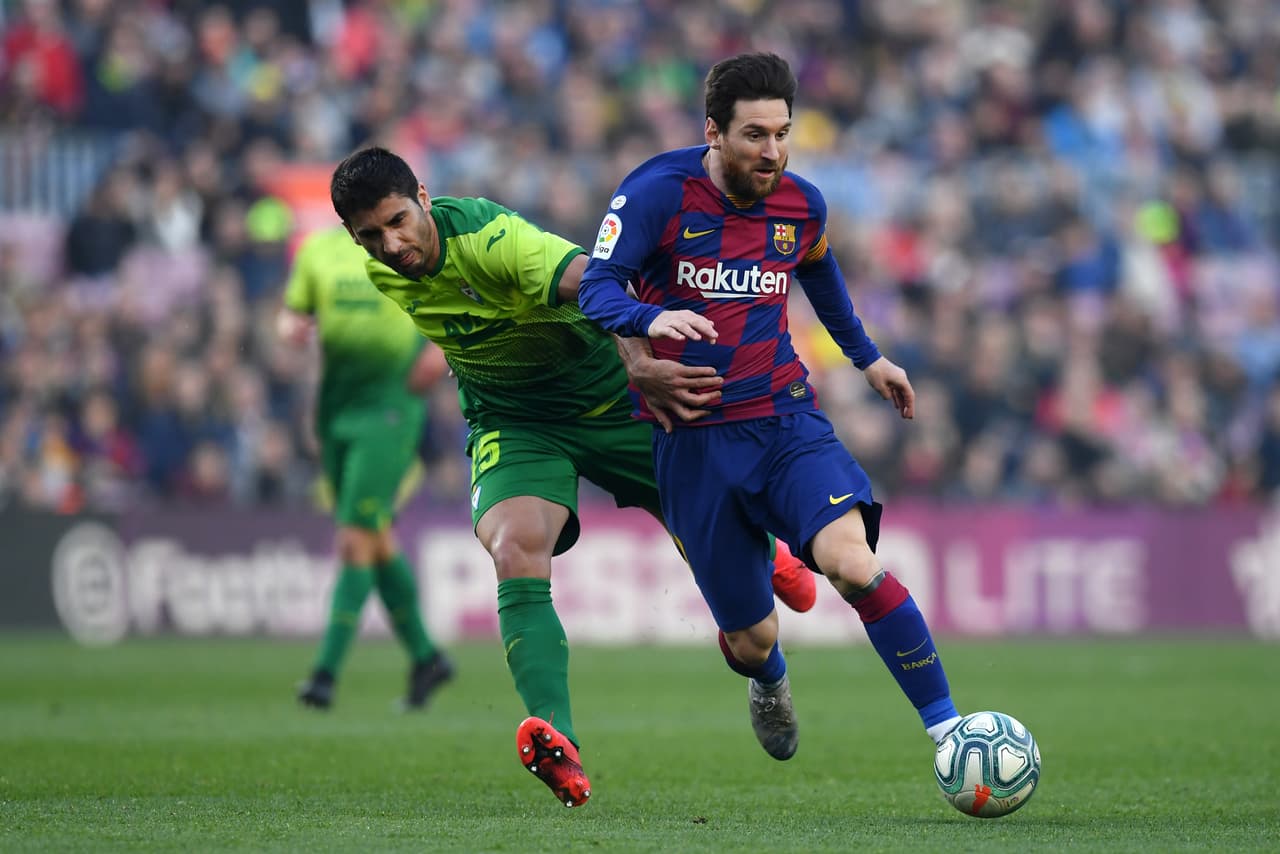 Anularon otro gol de Eibar por juego peligroso sobre Piqué.
