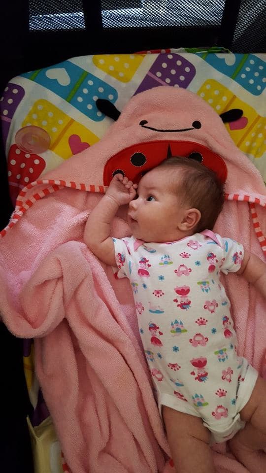 Es tan chiquita y tan despierta...¿tendrá las energías de su mami?