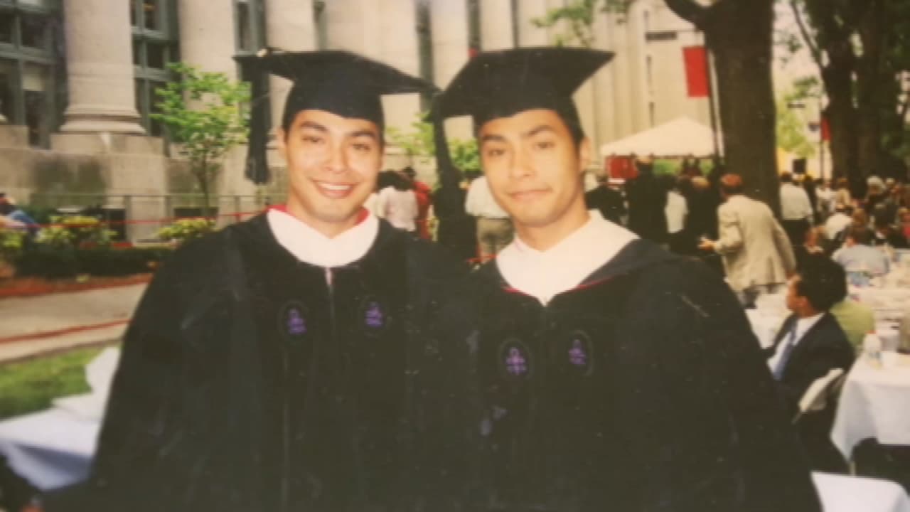 Julián y Joaquín Castro se graduaron de Ciencias Políticas en Stanford y de Leyes en Harvard.