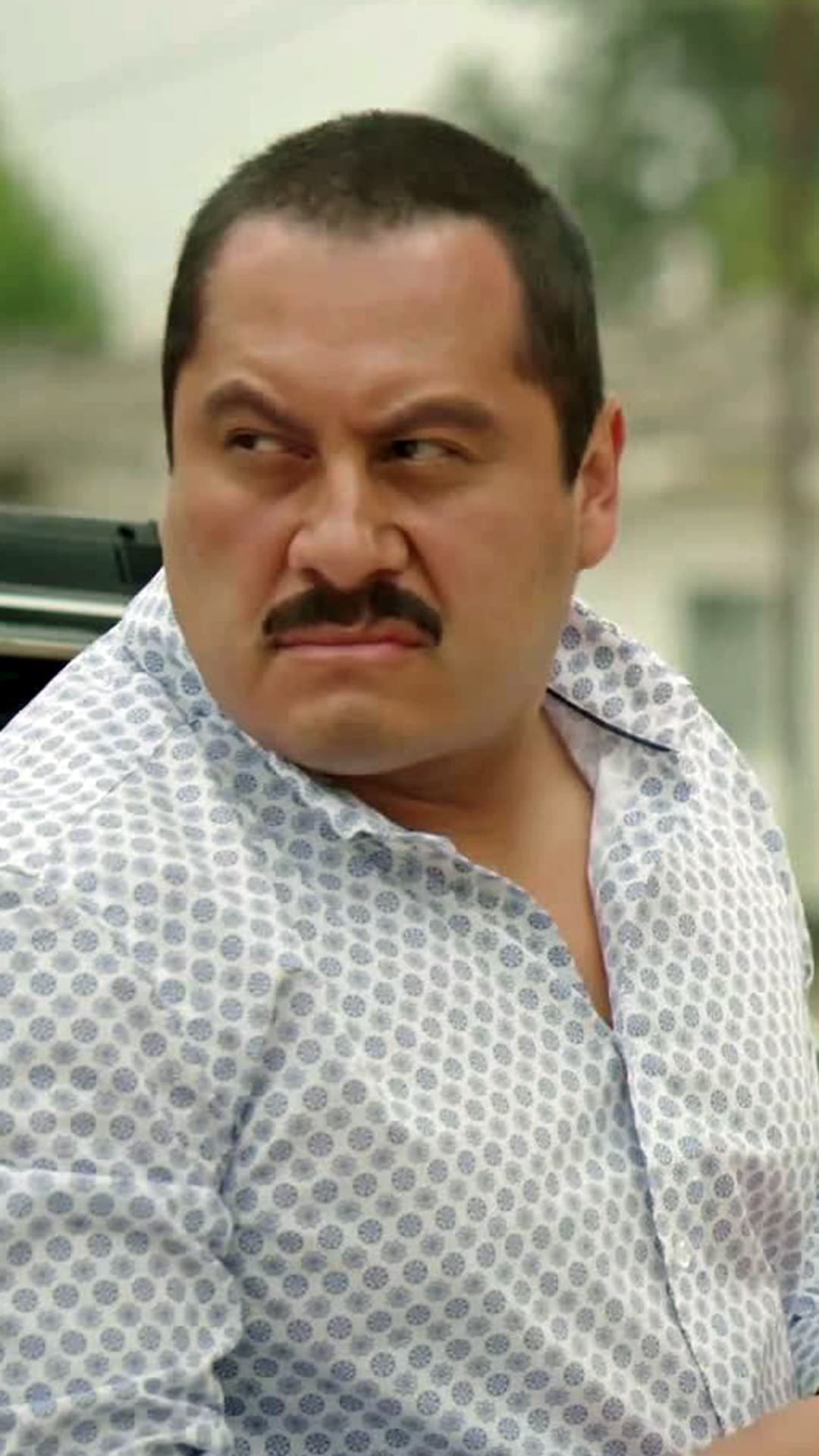 When the series begins, he is the 35-year old leader of the Gulf Cartel, the rival organization to the Sinaloa Cartel and the top obstacle to El Chapo’s efforts to consolidate The Federation.