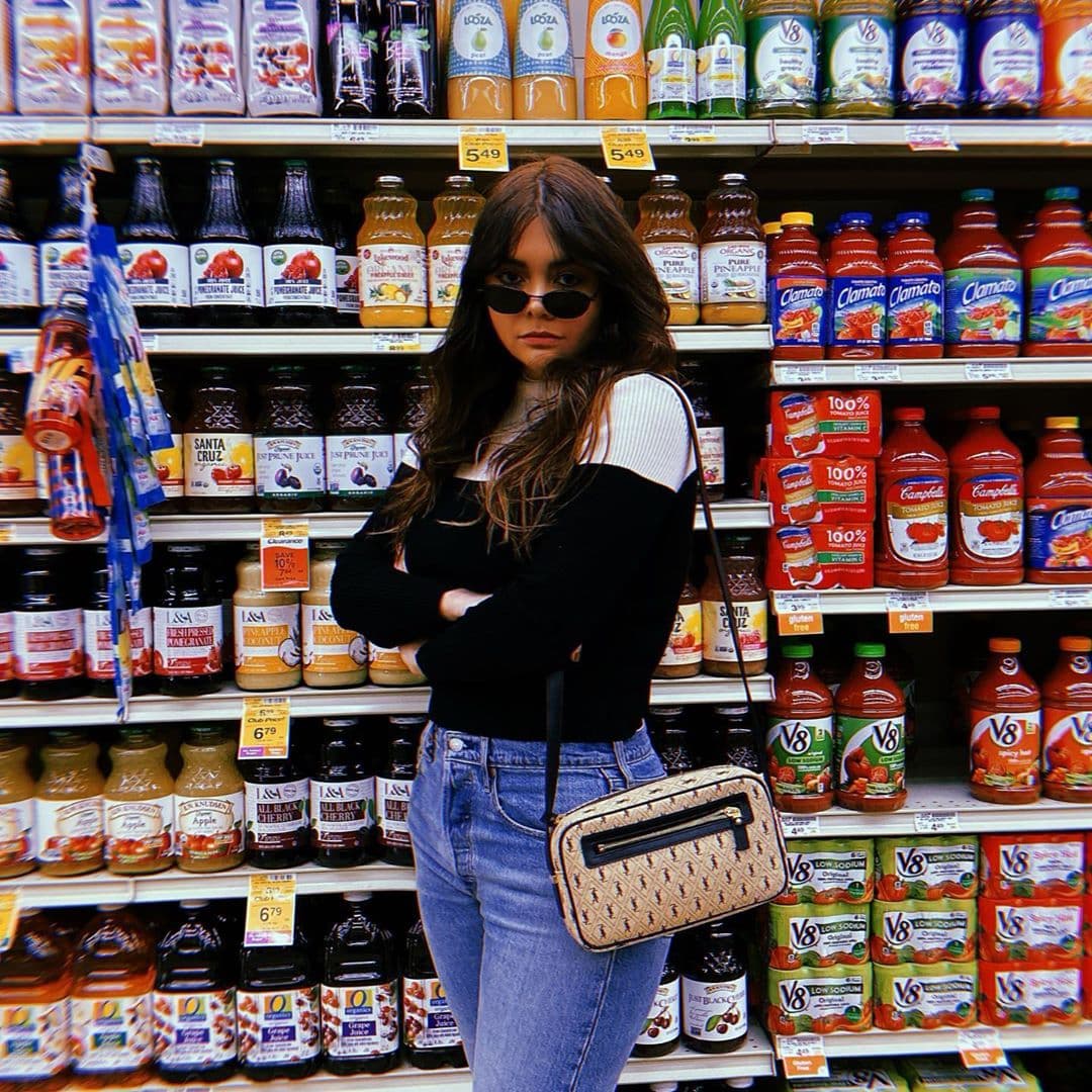 En el perfil de dicha red social se lee: "¡Hola! Soy Yurita y
<b>vine a pasar la cuarentena contigo</b>".
<br>