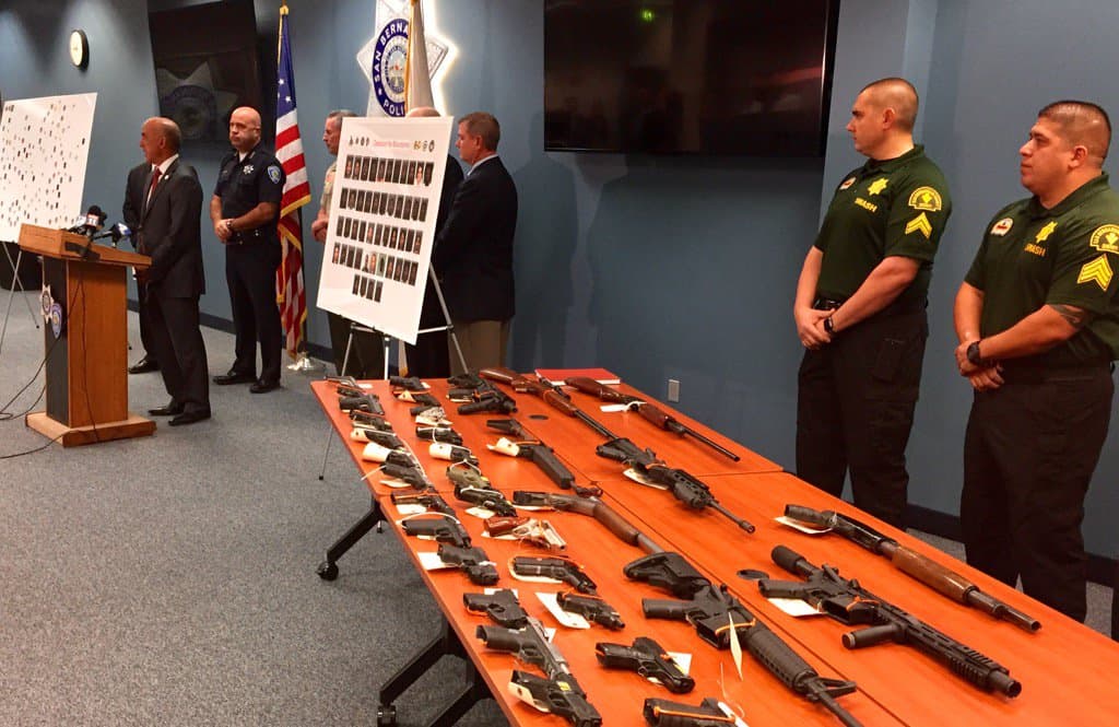 El arsenal de la pandilla Garden Crips.