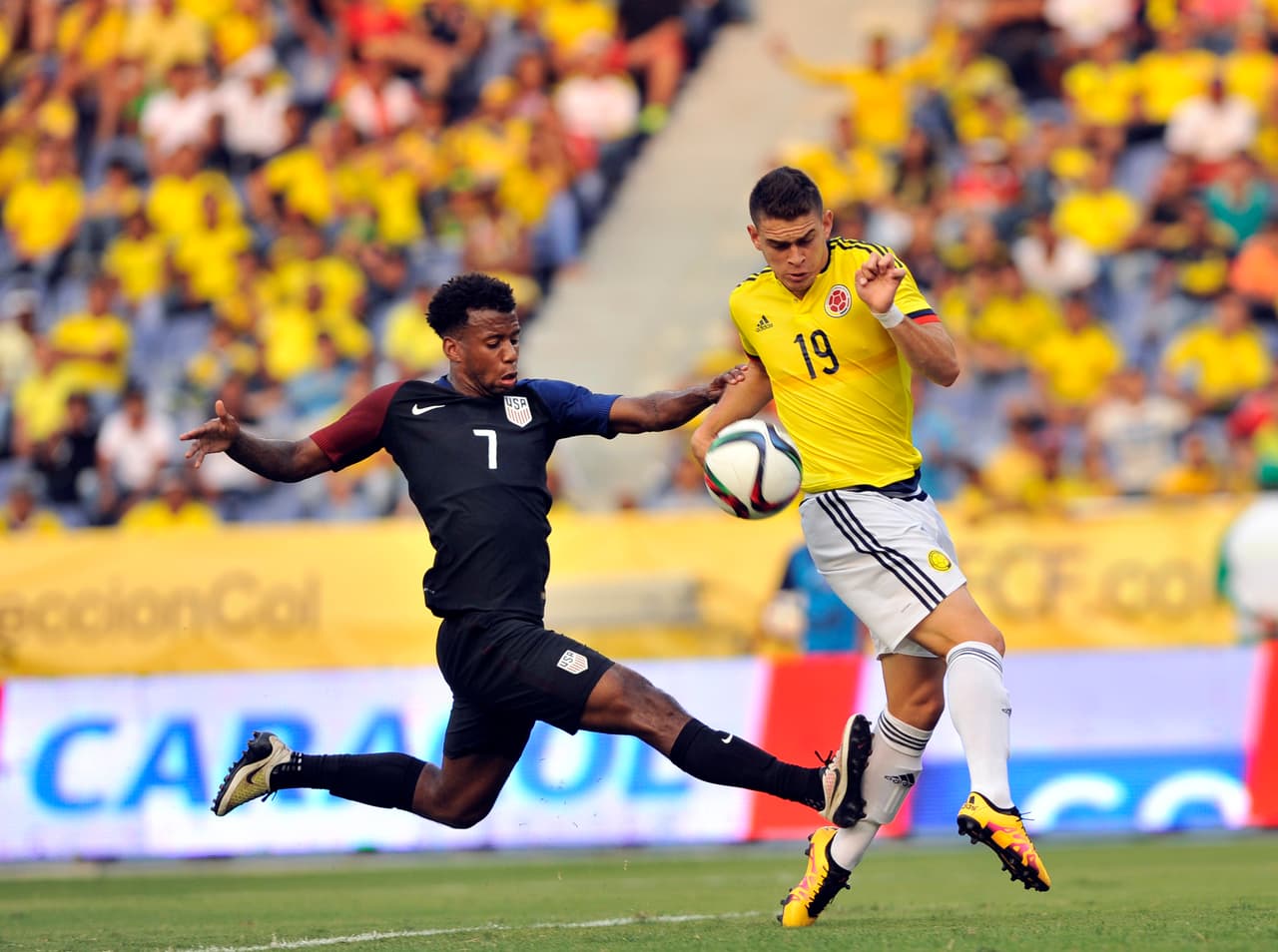 <b>Kellyn Acosta</b> es otro mediocampista estadounidense que juega en las grandes ligas. Acosta nació en Plano, Texas y su llegada a la cima se dio en escalones bien empinados. Veamos por qué…