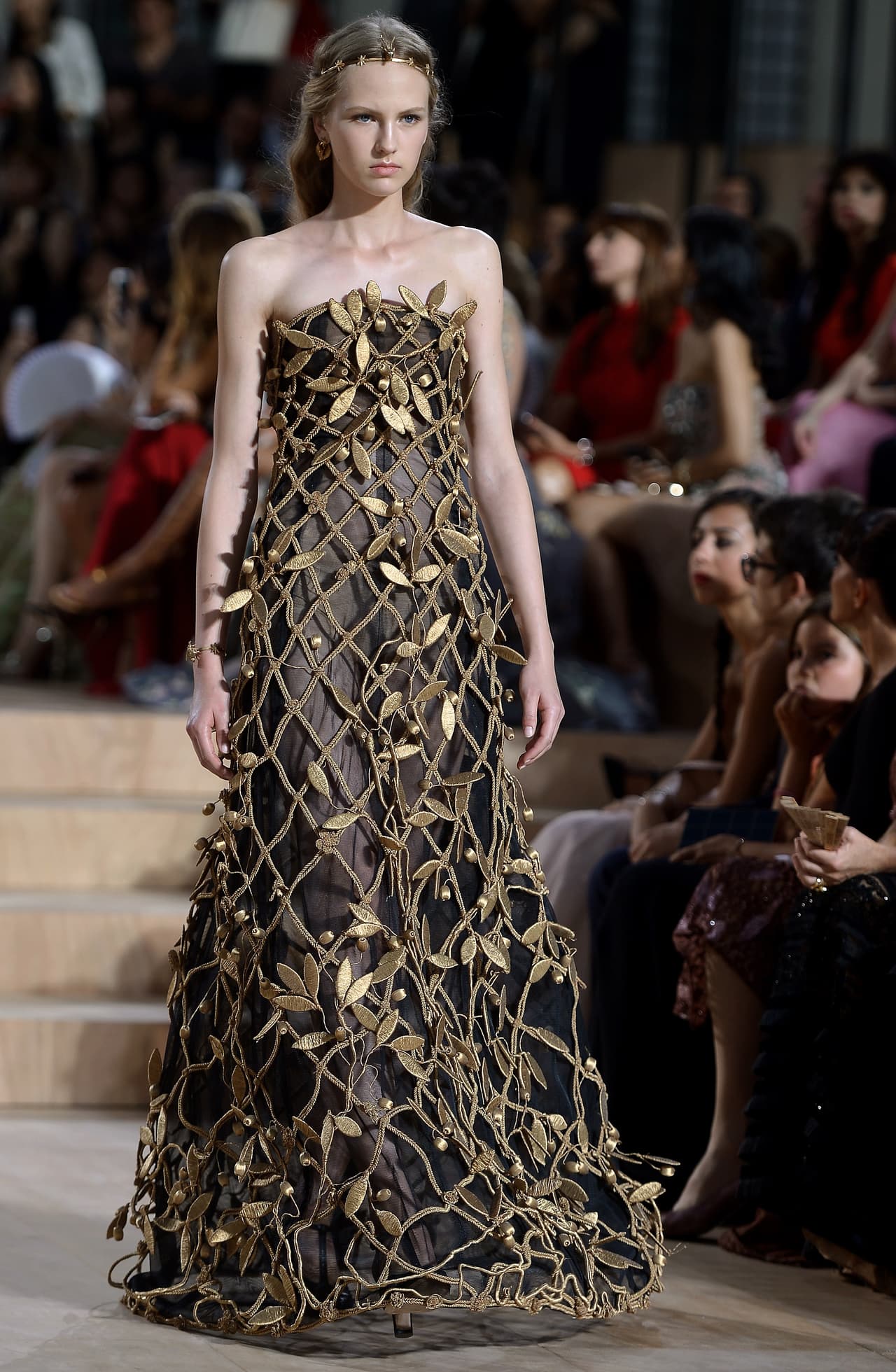 Los tonos rojos, negros y dorados fueron los elegidos para esta ocasión.