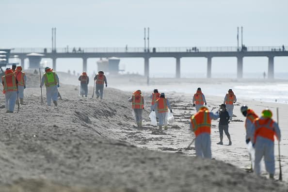 Heal The Bay trabaja constantemente para determinar el nivel de las bacterias por desechos humanos y animales que llegan a los ríos y playas del condado a través de los conductos pluviales en las calles.