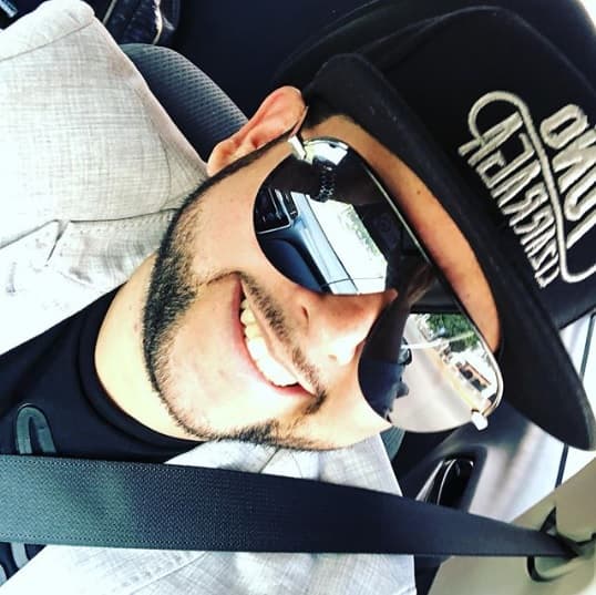 "No hay ninguna relación, fuimos compañeros ocho años en La Original Banda El Limón,
<b> relación no hay</b>, pero contra él nada, que le vaya bien, sus hijas me siguen", argumentó.