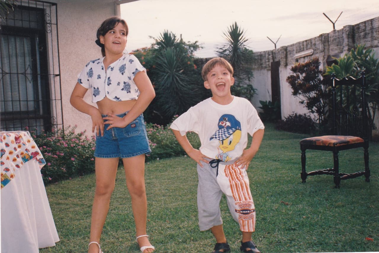 Amable, respetuoso y realista son 3 palabras que describen a este chico de Bolivia. Luis quiere hacer música romántica, ayudar a jóvenes con talento e inspirar a los demás a cumplir sus sueños.