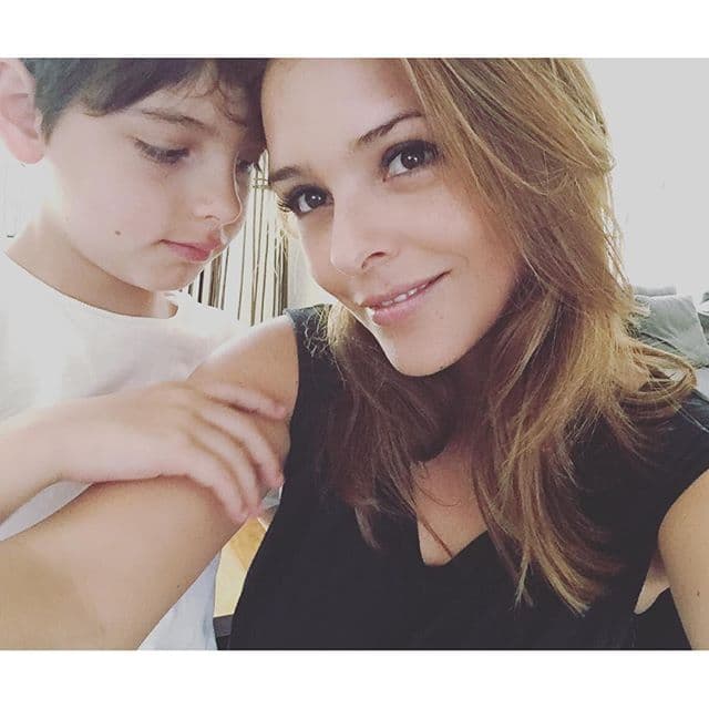 En el viaje la acompañó Santino, el hijo que tuvo con Patricio Borghetti, quien para estas fechas también viajó a su país natal.