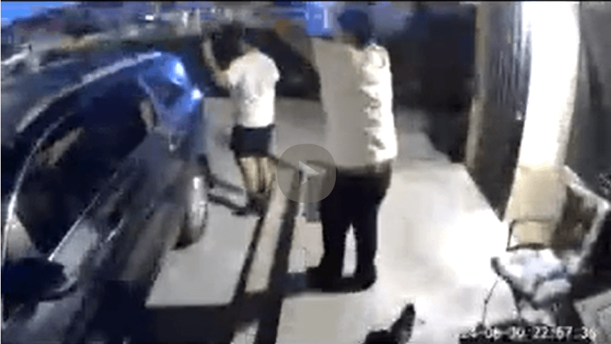 Familia demanda al condado de Los Ángeles y a un agente por presuntas amenazas a menores