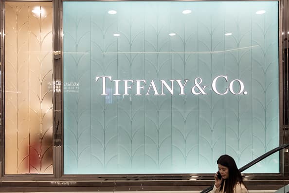 En menos de un minuto, roban la joyería Tiffany en La Cantera