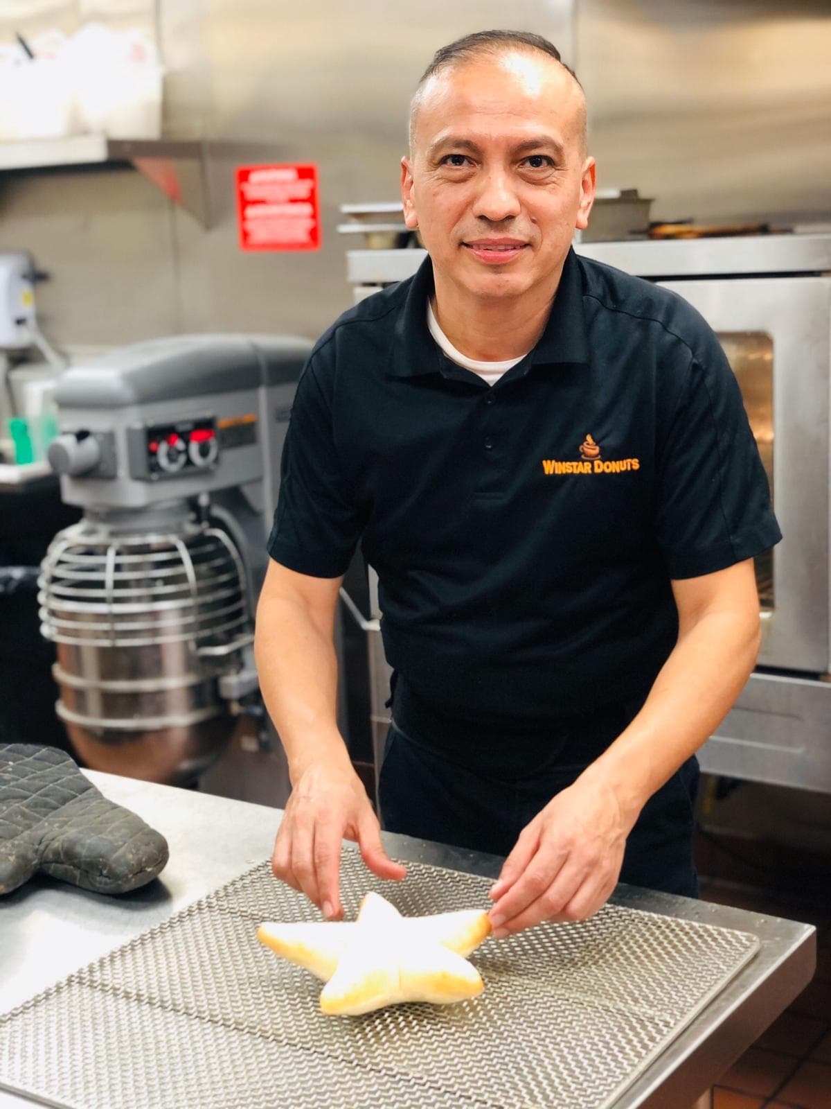 Addy confiesa que incursionó en el negocio de la pastelería en mayo de 2019, sin saber mucho sobre el producto, pero su olfato emprendedor no se equivocó cuando abrió su local en el área de Lynwood.