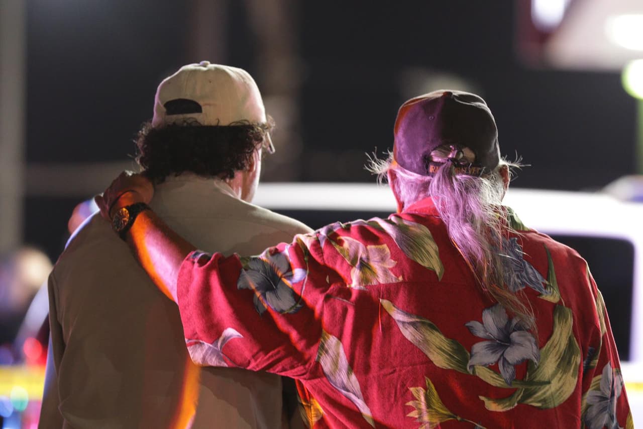 Los investigadores trabajan para obtener imágenes de las cámaras de seguridad de la gasolinera.