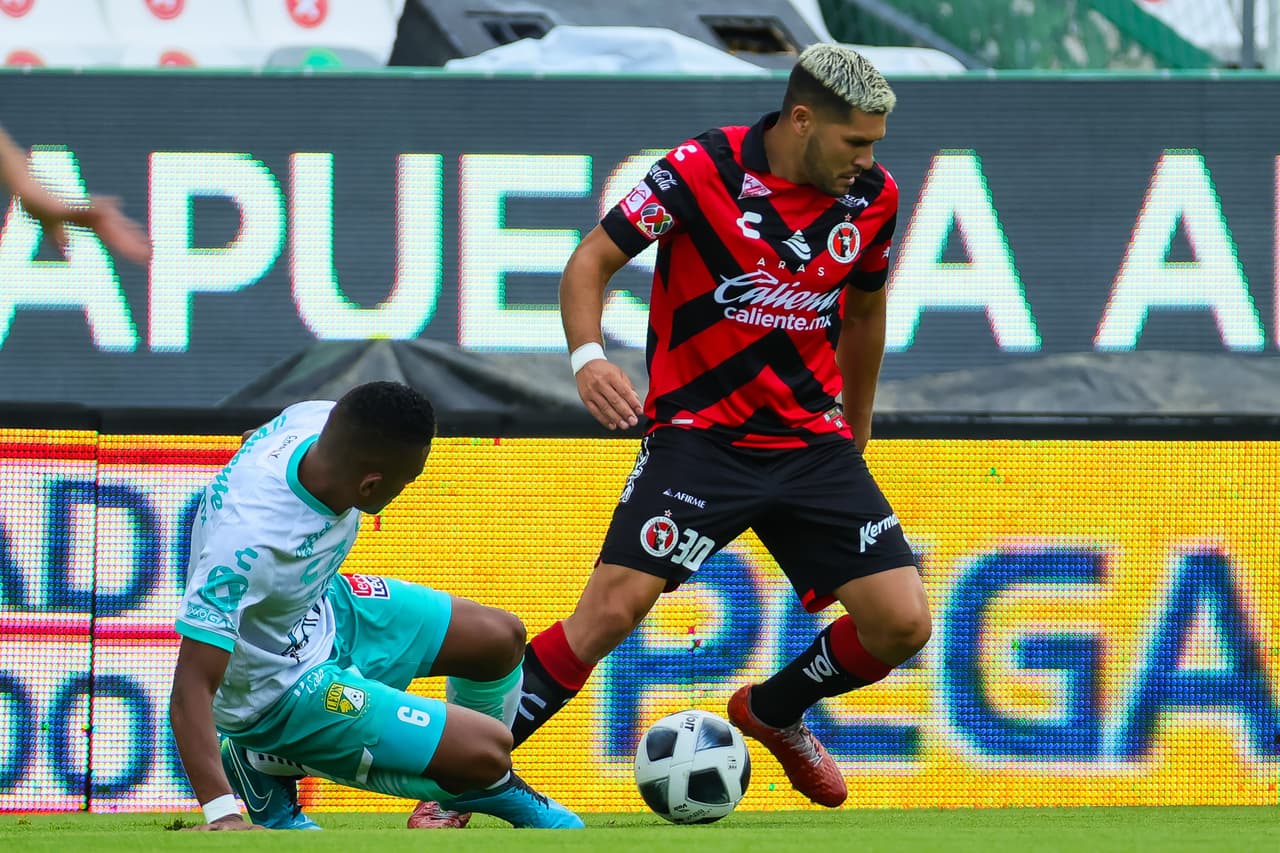 William Tesillo y Ángel Mena son los encargados de batir a Benny Díaz para darle la victoria a León 2-1 sobre Tijuana.