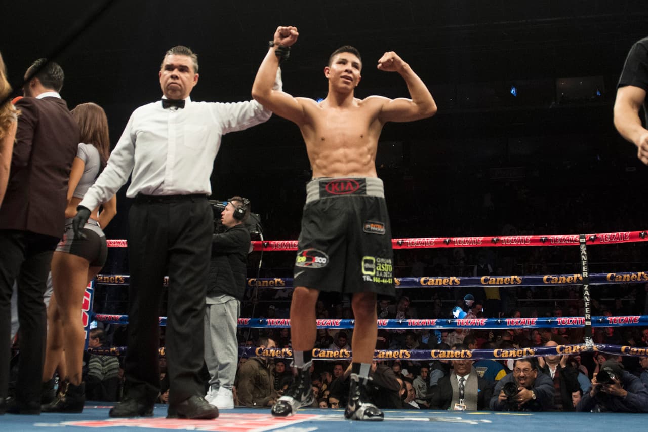 Action photo for fight Jaime Munguia vs Alvaro Robles the function Boxing in Monterrey Nuevo Leon. Foto de accion durante la pelea de Jaime Munguia (MEX) vs Alvaro Robles (MEX) en la funcion de Boxeo en Monterrey Nuevo Leon, en la foto: Jaime Munguia 10/12/2016/MEXSPORT/Jorge Martinez.