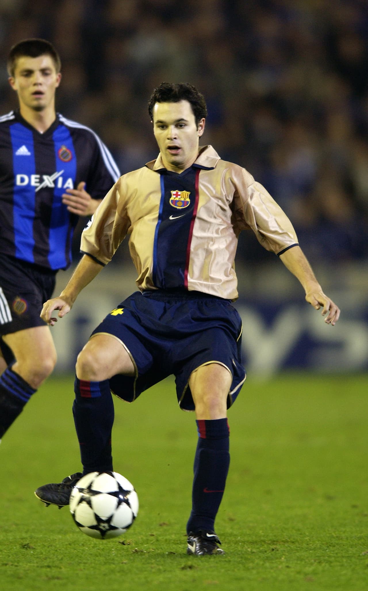 Su debut profesional, luego de dos temporadas con el Barcelona B, lo hizo de la mano de Louis Van Gaal en la temporada 2002/2003.