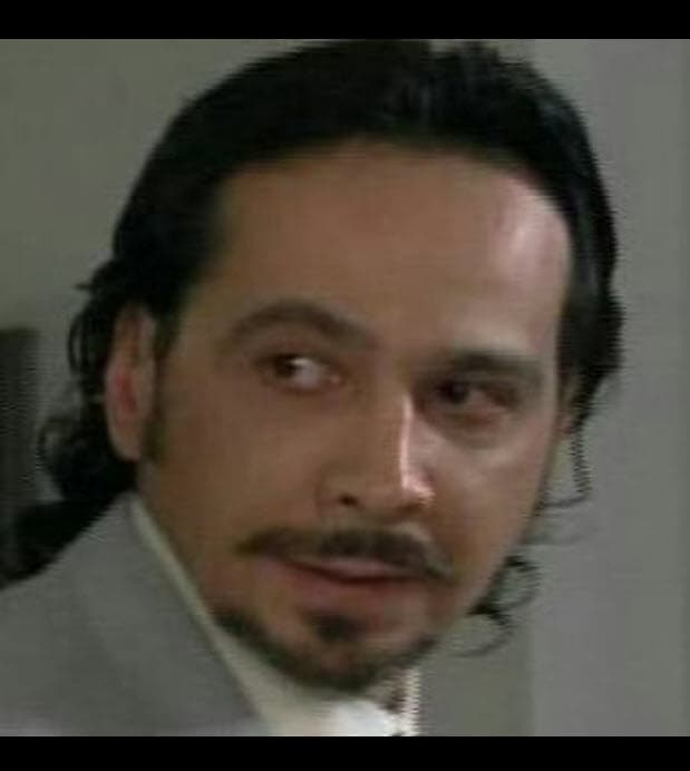 El artista dijo que no ve a Mónica Dossetti desde hace "8 años", aunque ha estado en comunicación con ella. Dijo que él
<b><a href="https://www.univision.com/famosos/monica-dossetti-actriz-enfermedad-esclerosis-multiple" target="_blank">sí sabía que tenía esclerosis múltiple. </a></b>
<br>