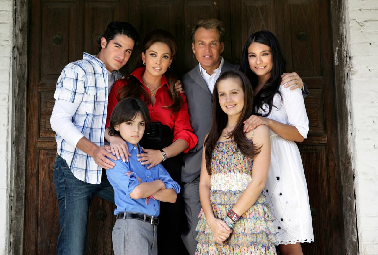 Ana Brenda estuvo cobijada por un gran elenco actoral en esta producción de MaPat.