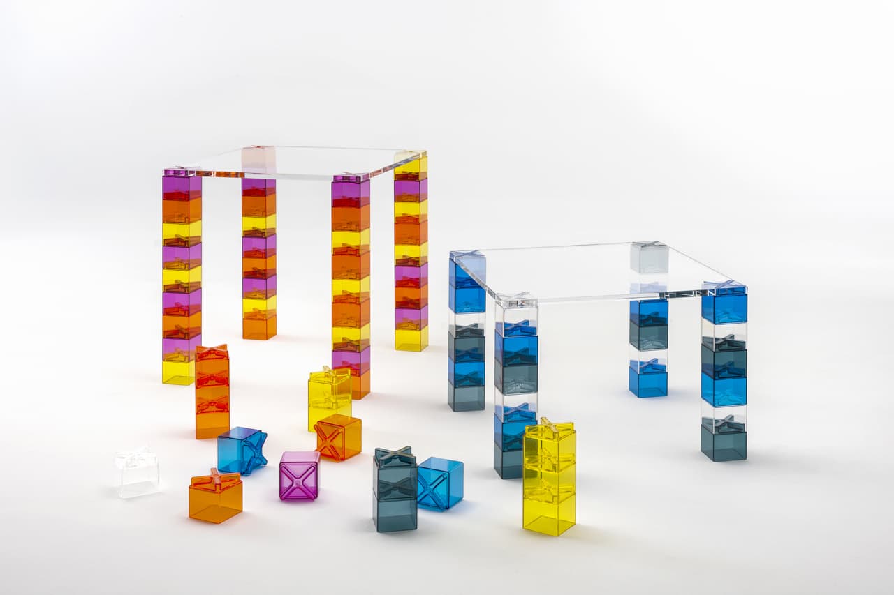 Clip clap, módulos para armar mesa, Pietro Ferruccio Laviani para Kartell.