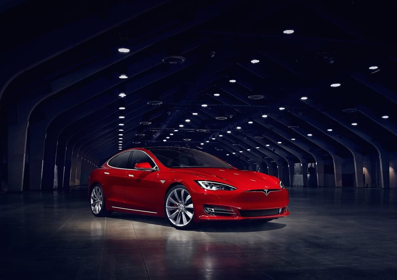 <h3 class="cms-H3-H3"><b>10 - Tesla Model S</b></h3>
<br>
<br>
<b>Tiempo promedio que pasa en los concesionarios antes de venderse:</b> 50.7 días.