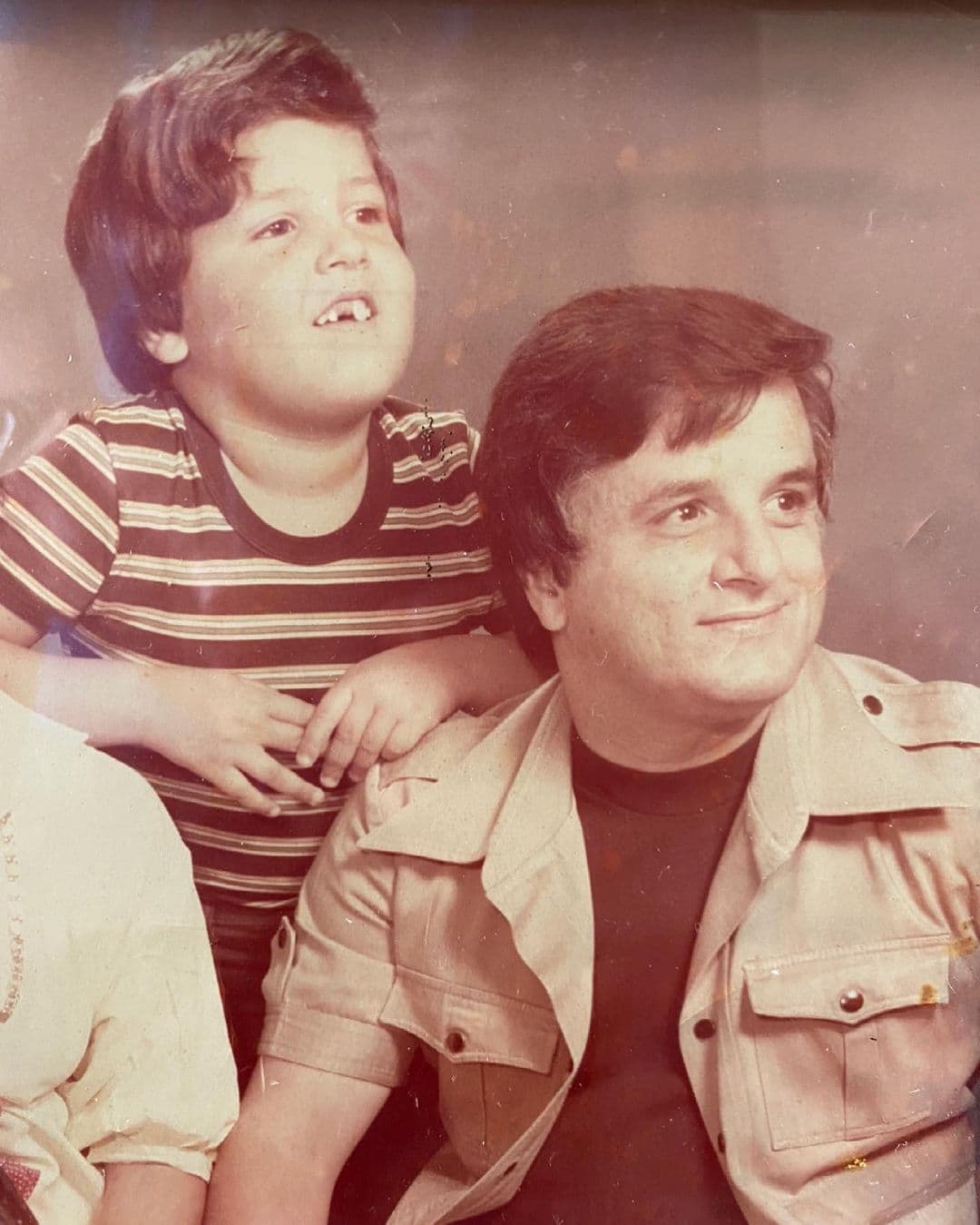 Desde pequeño, aunque fue un niño feliz rodeado del amor de sus padres, Raúl sufrió de sobrepeso.