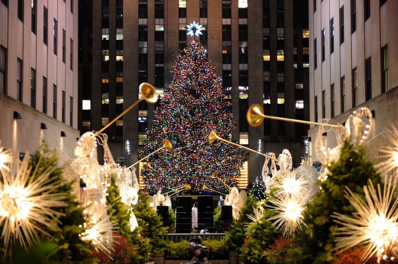 El famoso árbol de Navidad del Rockefeller Center ya está camino a Nueva York