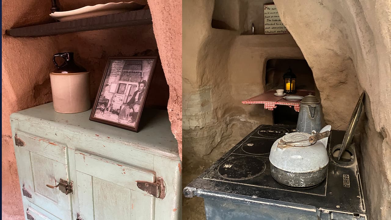 Muchos de los utensilios que se ven durante el recorrido datan de la época. Otros han sido replicados, y un resto fue robado o simplemente "desaparecieron". Los muebles de la foto son los que usó su dueño,
<b>Baldassare Forestiere.</b>