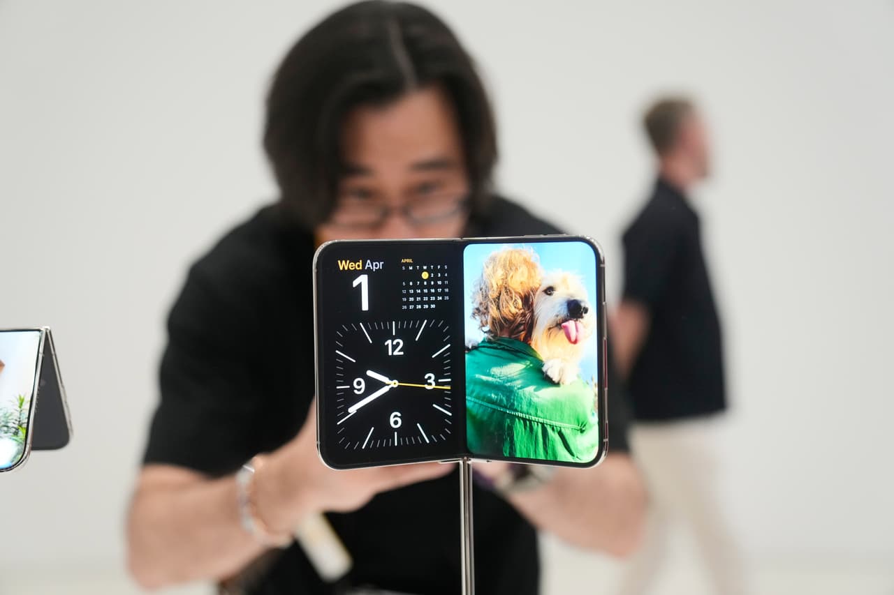 The iPhone Duo is displayed on Wednesday, Sept. 9, 2026, on the Apple campus in Cupertino, Calif. (AP Photo/Jeff Chiu)