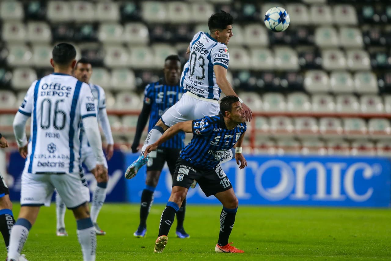 Los Tuzos se fueron con ventaja al descanso tras los tantos de Nicolás Ibáñez y Luis Chávez, pero Ángel Sepúlveda rescató el empate para los Gallos; José Angulo había adelantado a los visitantes.