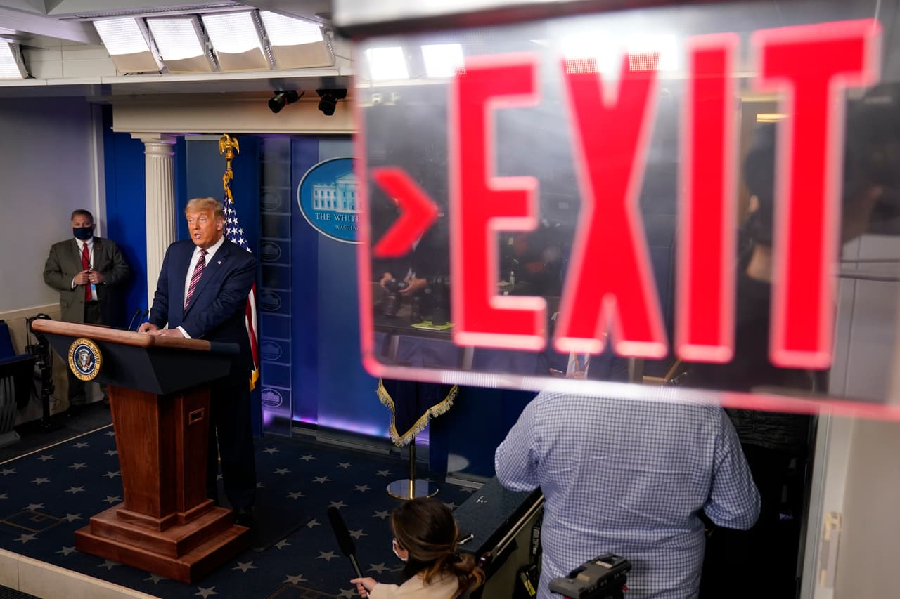 El presidente Donald Trump habla en la Casa Blanca, Washington, 5 de noviembre de 2020. (AP Foto/Evan Vucci)