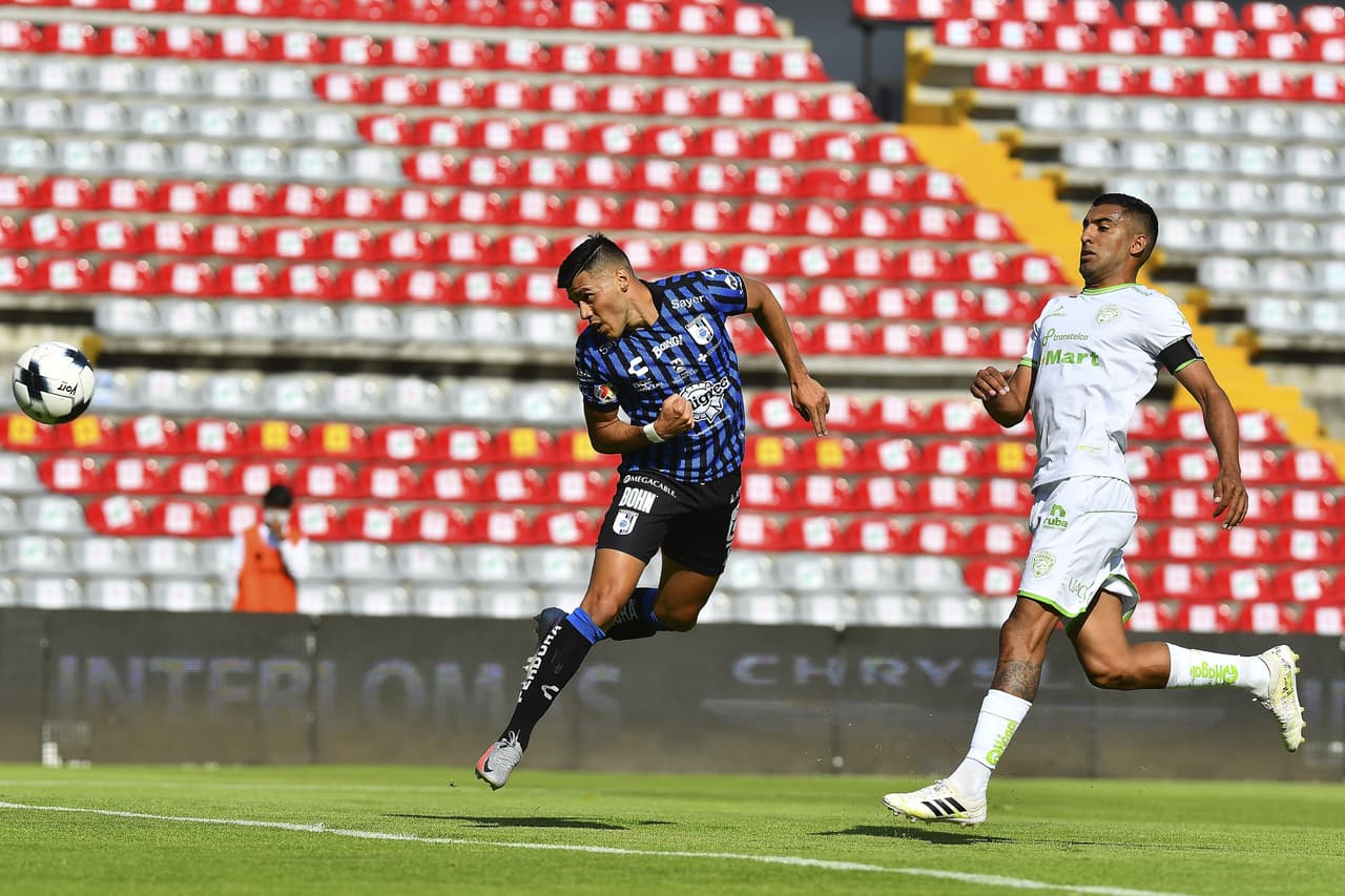 Sequeira aumentó la ventaja con un cabezazo y marcó el último del partido para apuntarse un doblete.