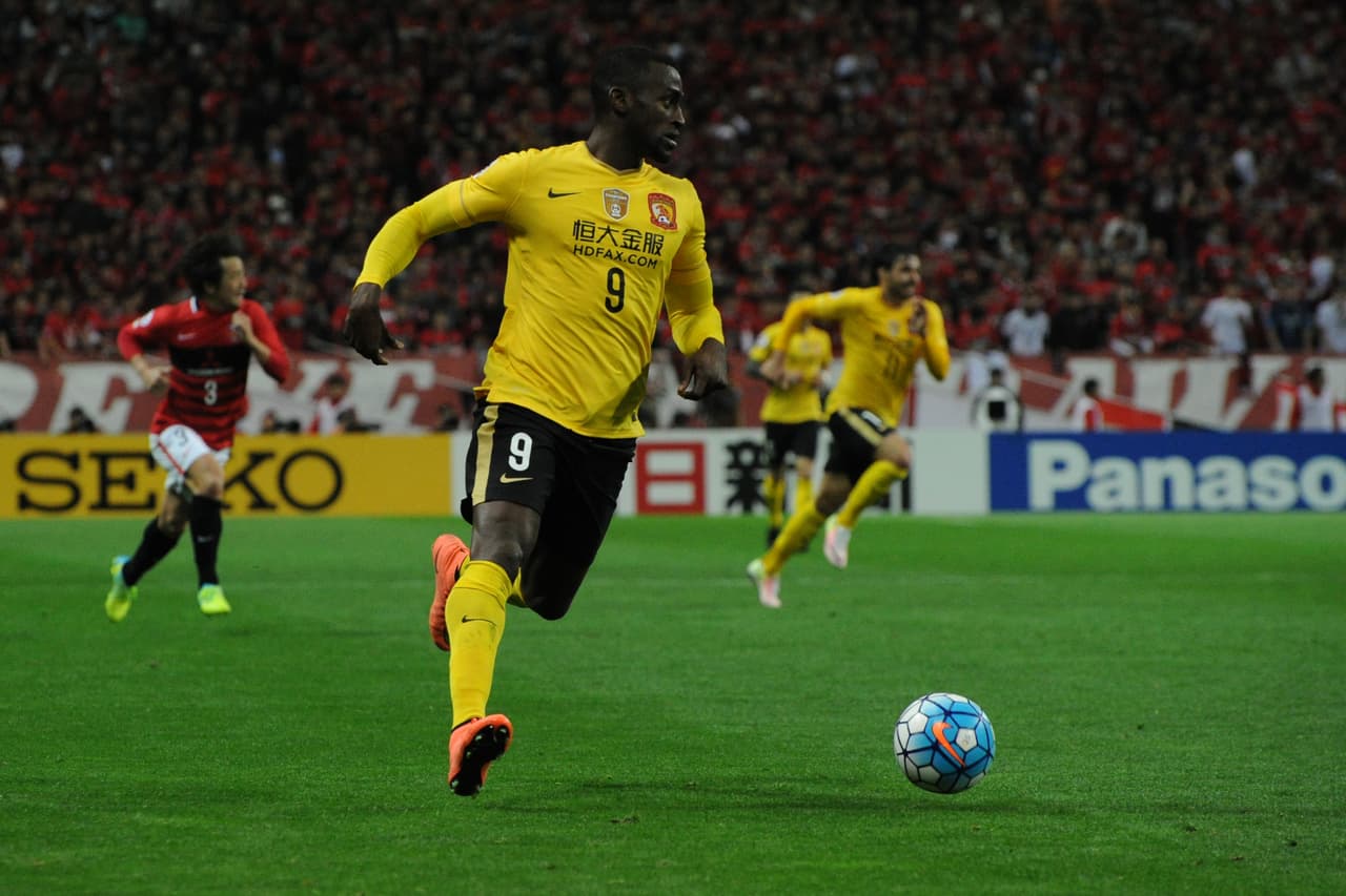 Querétaro estaría negocianco con el Guangzhou la llegada de Jackson Martínez en este mercado. Sería una auténtica bomba para la Liga MX.