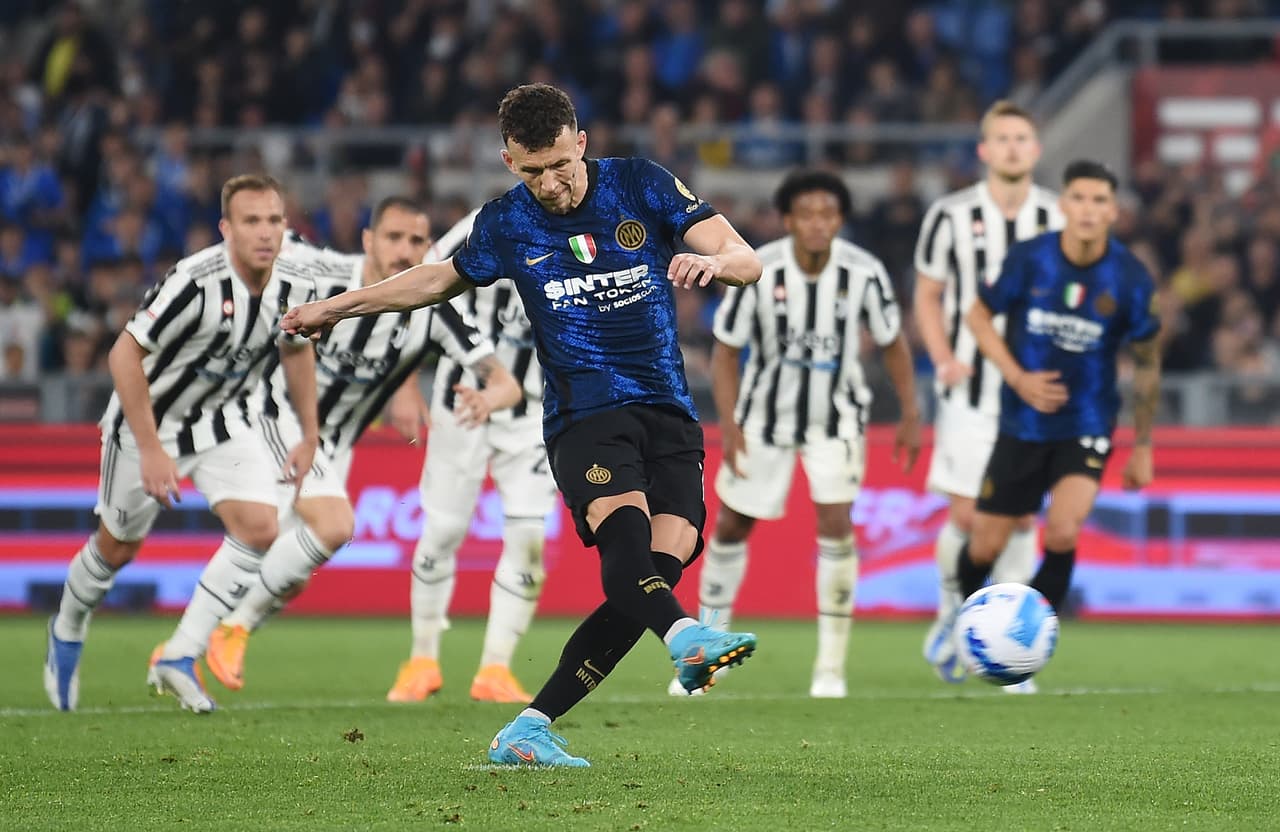 En una Final que se tuvo que ir hasta los tiempos extra, el Inter de Milán vino de atrás luego de que la Juve le dio la vuelta al inicio del segundo tiempo y con un doblete de Perisic, se llevaron la Coppa de Italia a sus vitrinas.
