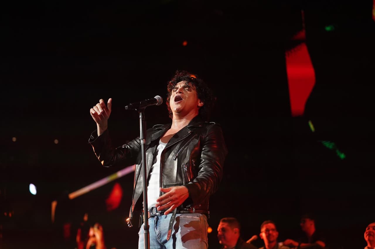 Con nuevo look, pero el talento intacto, Silvestre, regresó a Miami para regalarnos un show espectacular.