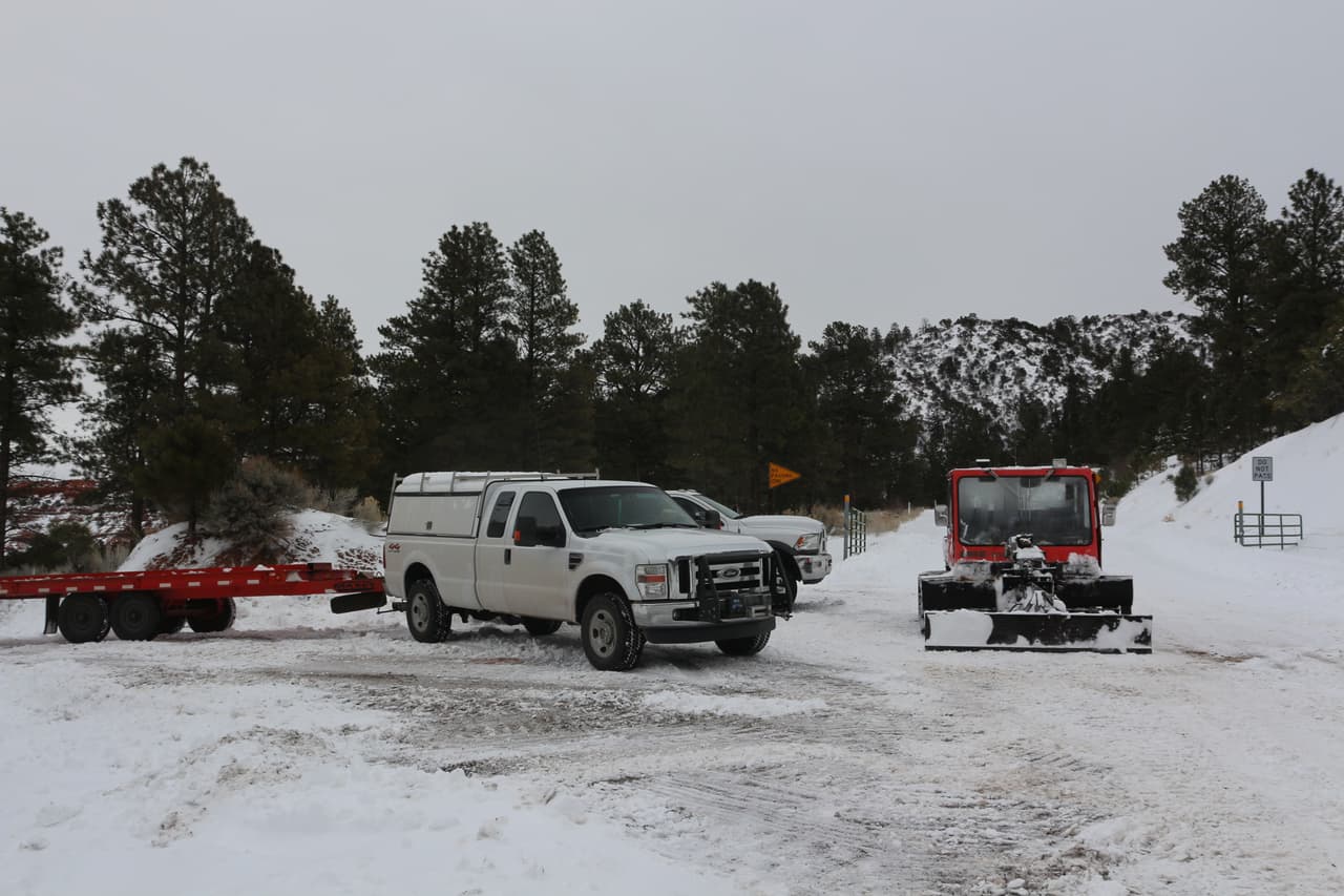 Los técnicos sabían que necesitaban responder rápidamente para asegurar que las capacidades de comunicaciones de emergencia en el noreste de Arizona estarían disponibles.