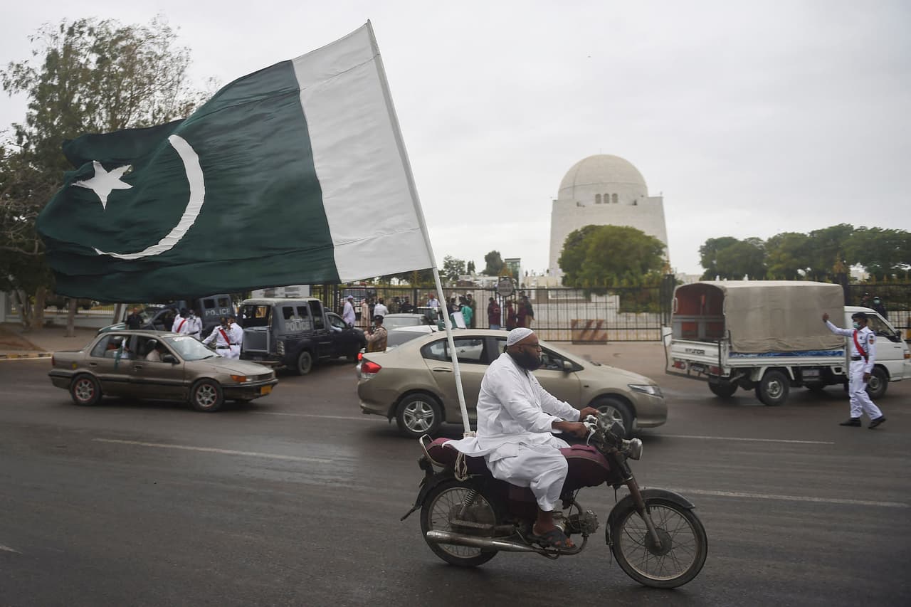 <b>Puesto 168. Karachi (Pakistán)</b>
<br>
<br>
<b>Indice WCOL: 36</b>
<br>
<br>Según EUI, la tasa de inflación registrada en su último estudio es la más rápida en los últimos cinco años. “Se ha acelerado más allá de la tasa prepandémica,
<br>
<br>aumentando un 3.5% interanual en términos de moneda local en 2021, en comparación con un aumento de solo 1.9% en 2020 y 2.8% en 2019”.
<br>