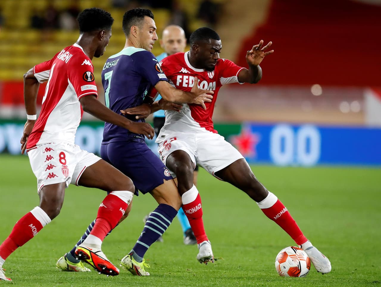 El PSV y AS Monaco se van con empate 0-0 durante jla cuarta fecha en la fase de grups en la UEFA Europa League. El mexicano 'Guti' Galaviz participó los 90 minutos del encuentro.