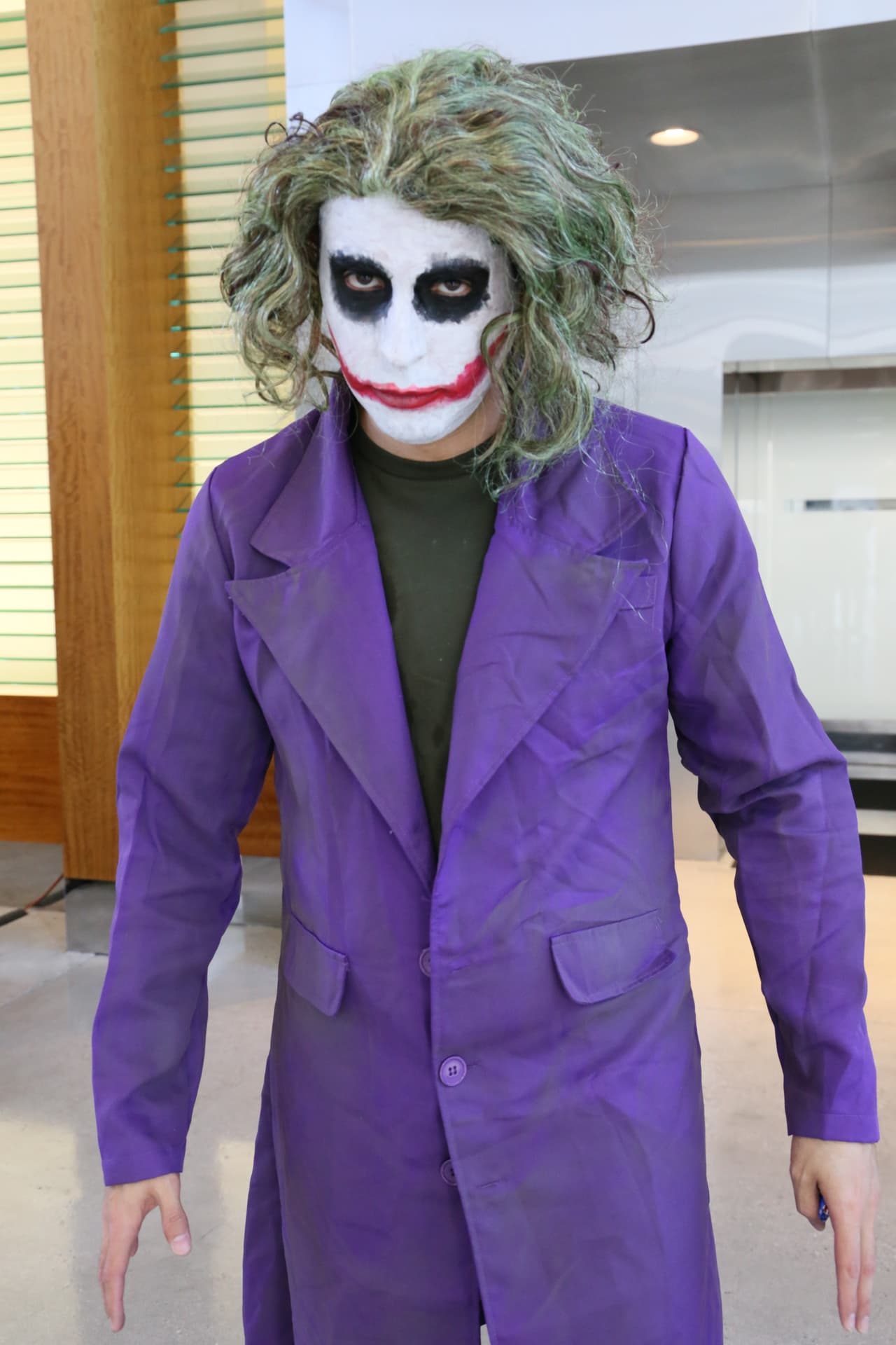 Con todo y su forma de actuar. ¡Impecable, Compa Ivan!