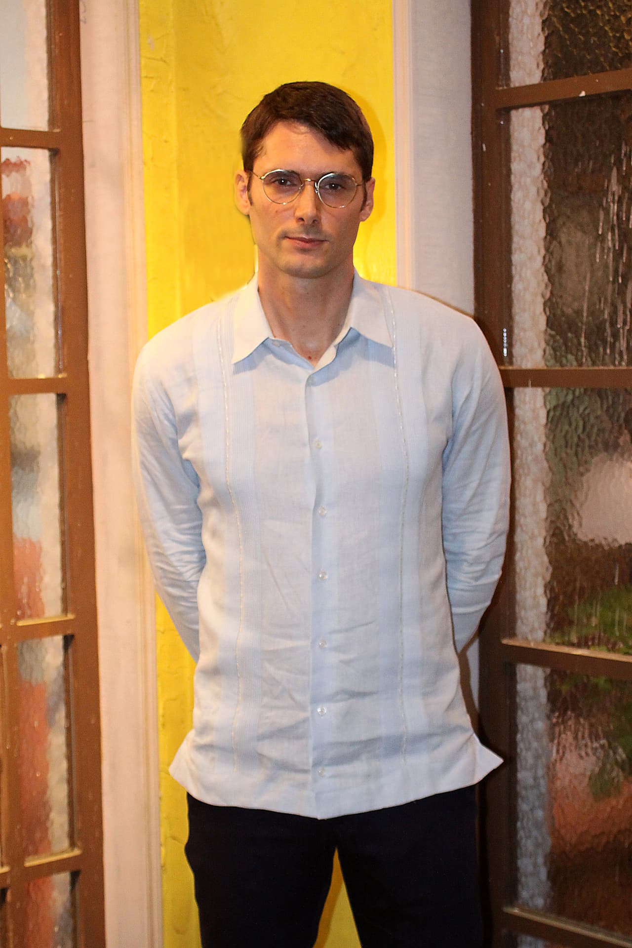 Sergio y el elenco de Doña Flor y sus dos maridos ha grabado en la Ciudad de México desde hace seis meses, por lo que la carga de trabajo ha sido intensa: "Después de seis meses de grabación es normal, algunas de las cosas que ocurren a veces y uno tiene derecho también a enfermarse”, explicó Mur.