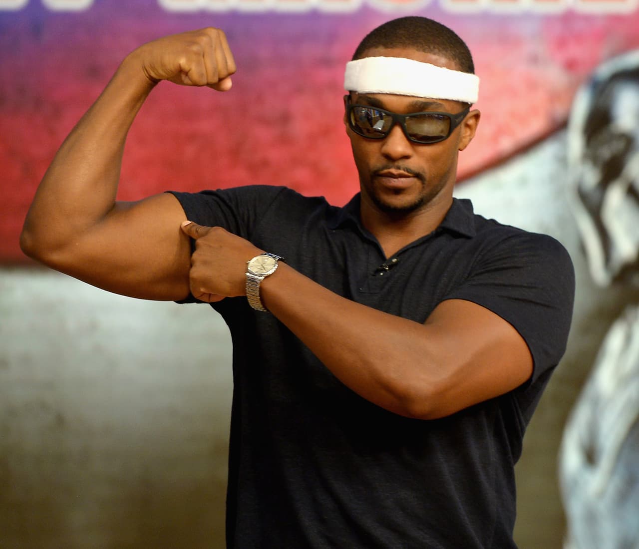 Y qué te parece la definición de sus bíceps y tríceps, ¡wow!.