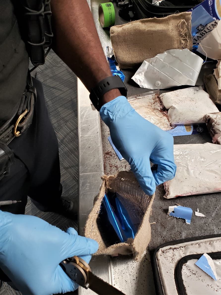 Incautan cerca de 280,000 dólares en cocaína en el aeropuerto de Atlanta