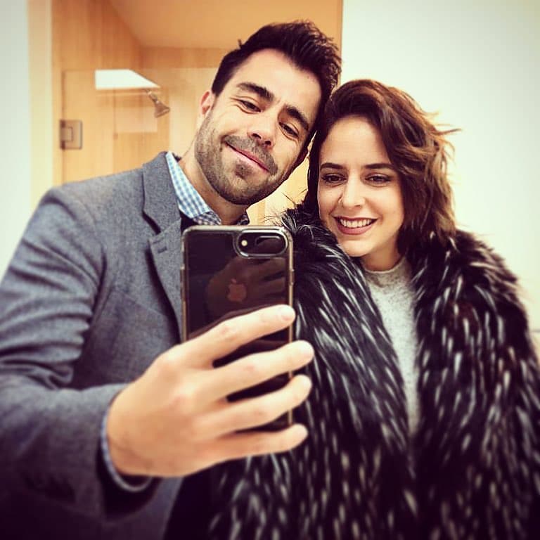 Tras cuatro años de noviazgo, fue en Cuernavaca, Morelos, México, que la pareja de actores de teatro se dieron el sí acompañados de varios famosos como Juan Solo y el productor Morris Gilbert.