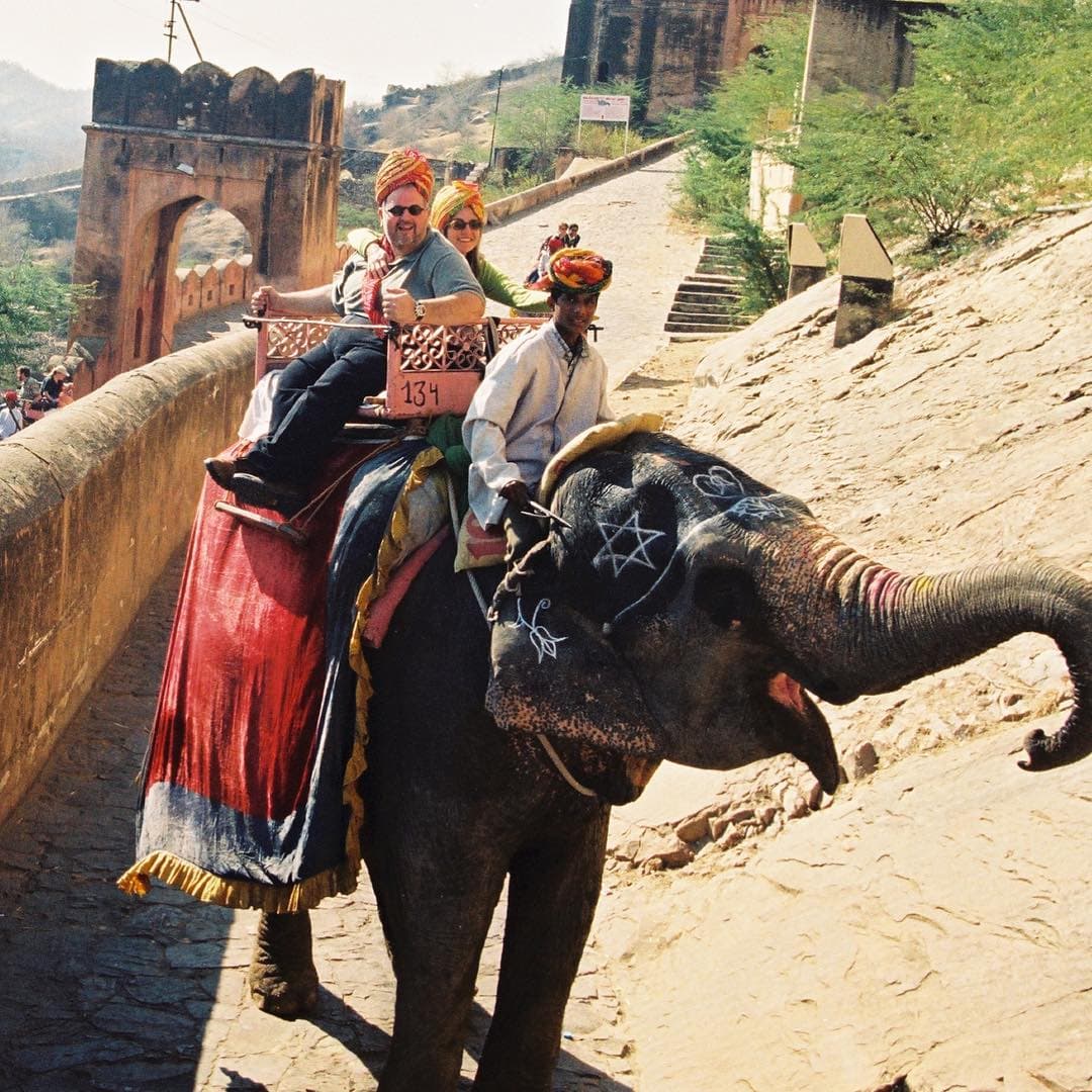 Esta aventura en elefante en Jaipur, Rajastán, ha sido recordada por Raúl de Molina en alguna ocasión en Instagram.