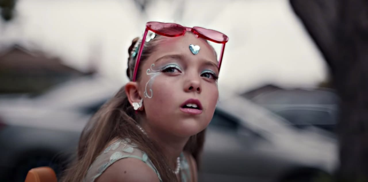 <b>Cassie Howard y Kyra Adler</b>
<br>La versión infantil del personaje de Cassie Howard en ‘Euphoria’ apareció poco tiempo en pantalla, pero fue interpretada por la actriz infantil Kyra Adler.