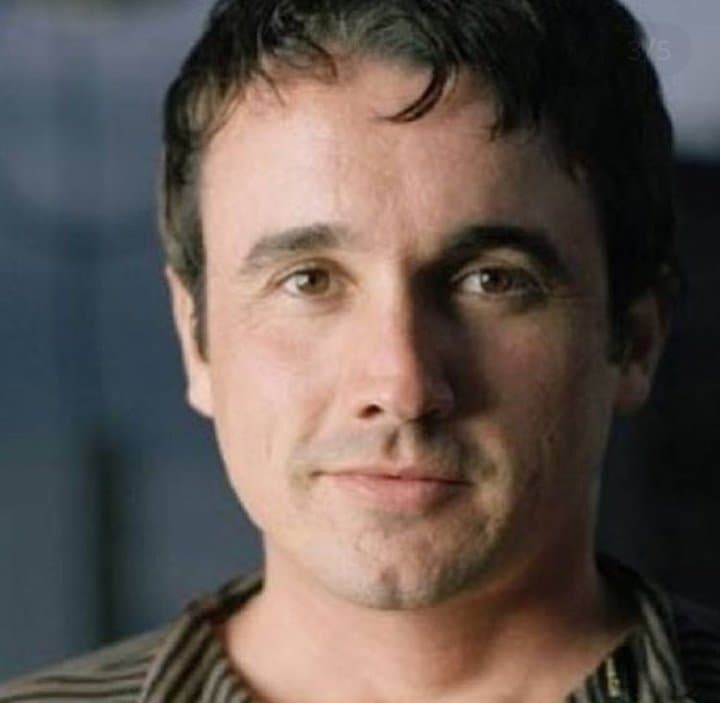 Con más de 33 años de carrera artística, Caio también trabajó no solo en cine y televisión, también en treatro con puestas en escena como 'El Justo' y 'Hamlet'.