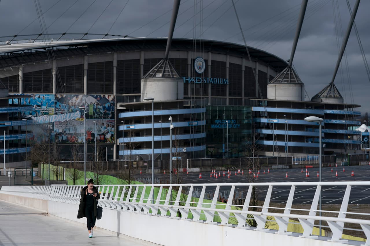 En junio puede volver la Premier League en campos neutrales