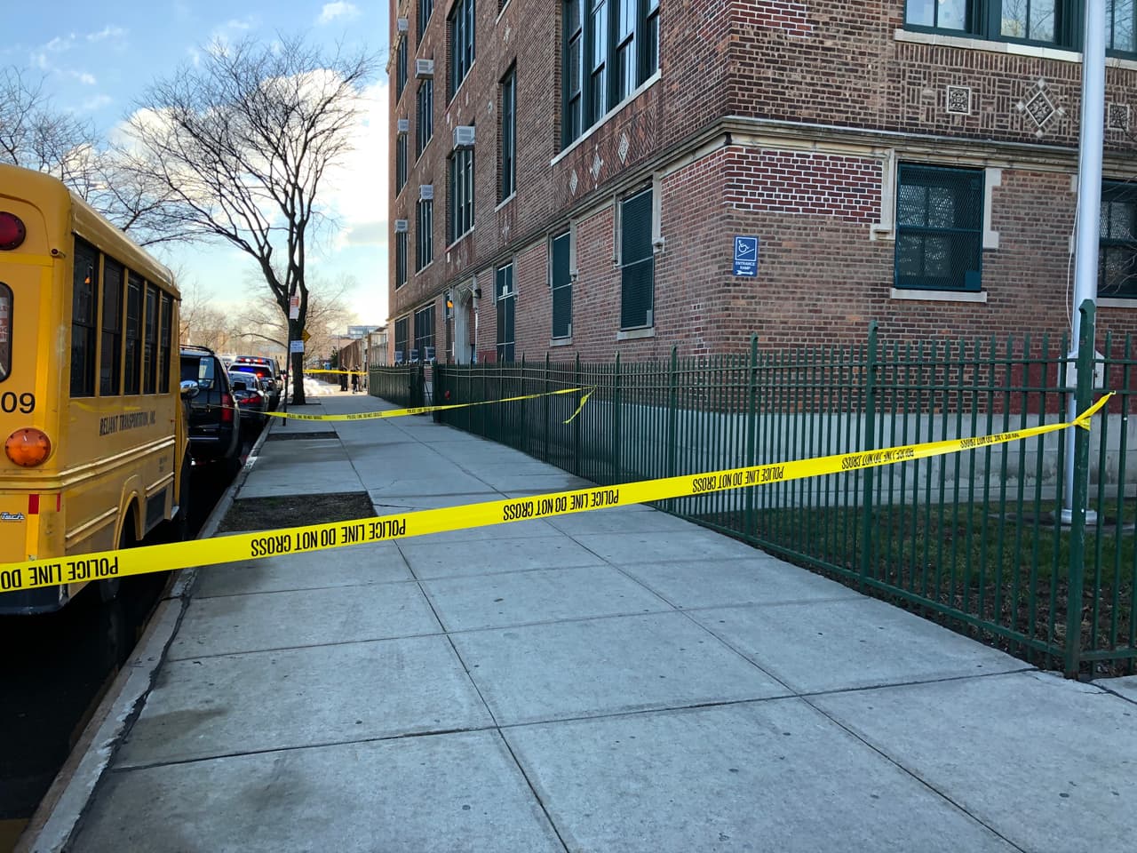 Accidente en Brooklyn donde un niño de cuatro años perdió la vida y otro niño de seis resulto gravemente herido. El conductor se hecho a la fuga. 2 de enero de 2021