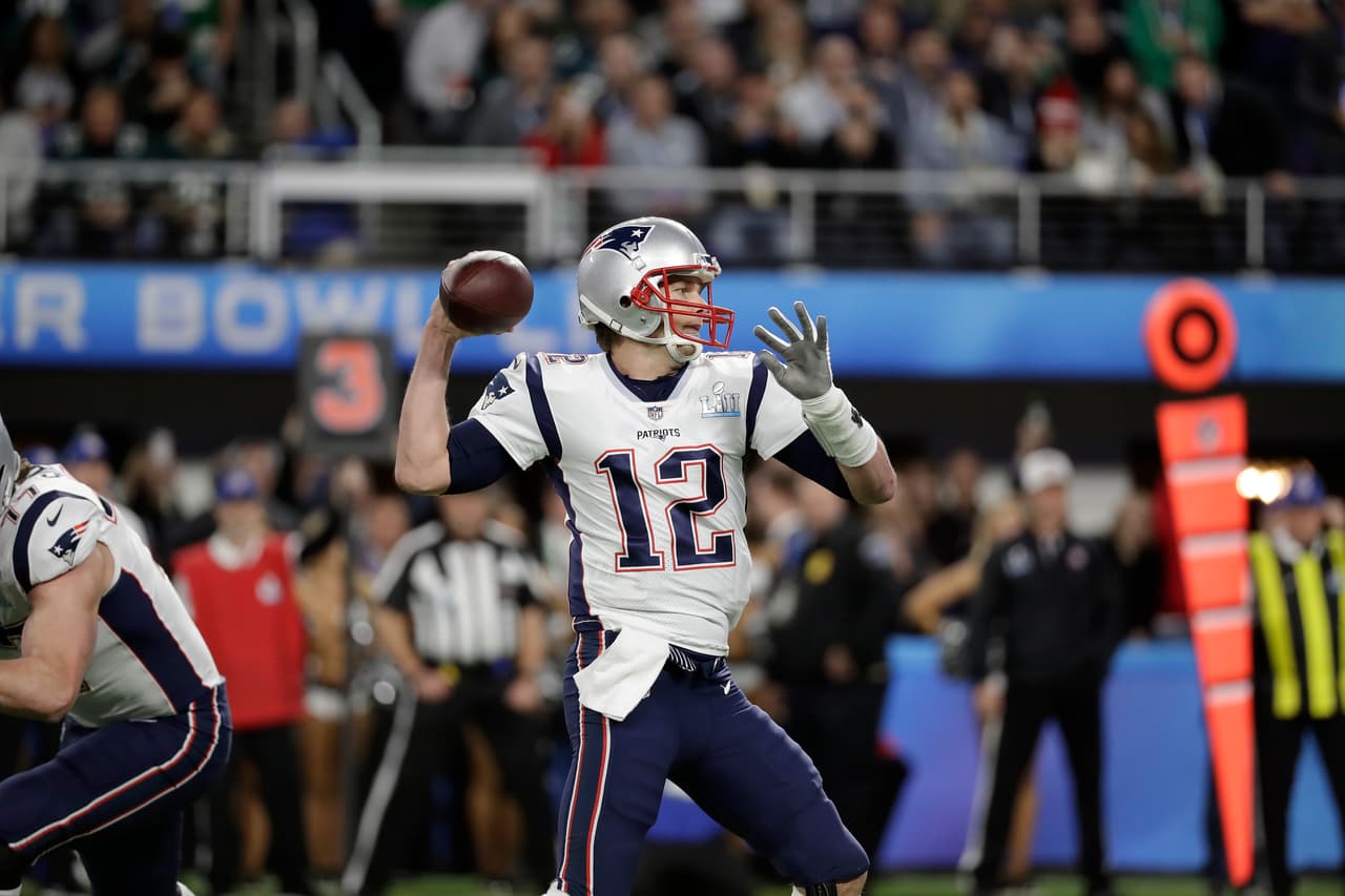 Tom Brady viene a buscar igualar los cartones.